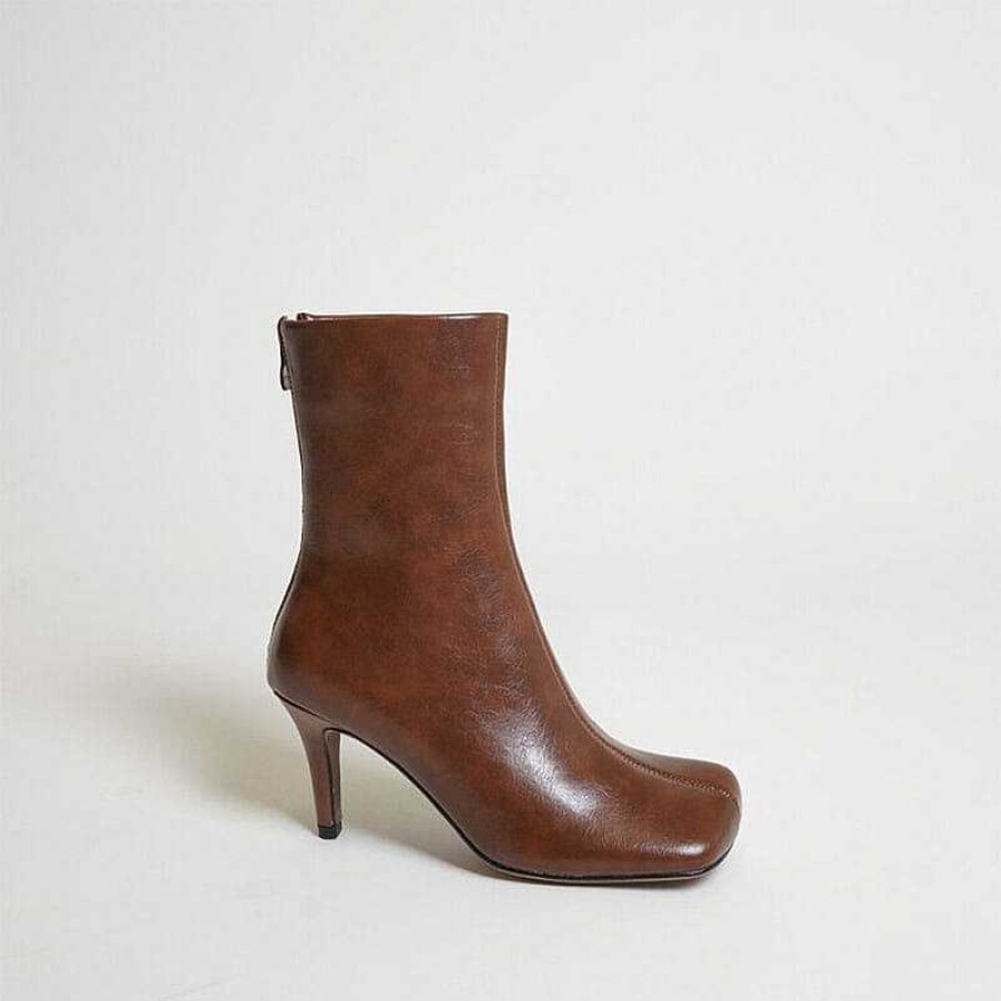 Dwarves Leather Slimming Boots Elegant Glove-Like Ankle Boots Sculptural Heel Back Zipper Boots