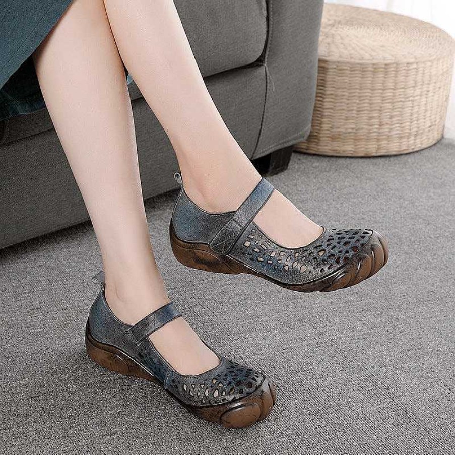 Dwarves Handmade Leather Pumps Mid Heel Mary Jane Sandals Women Round Toe Retro Cut Out Buckle Sandals