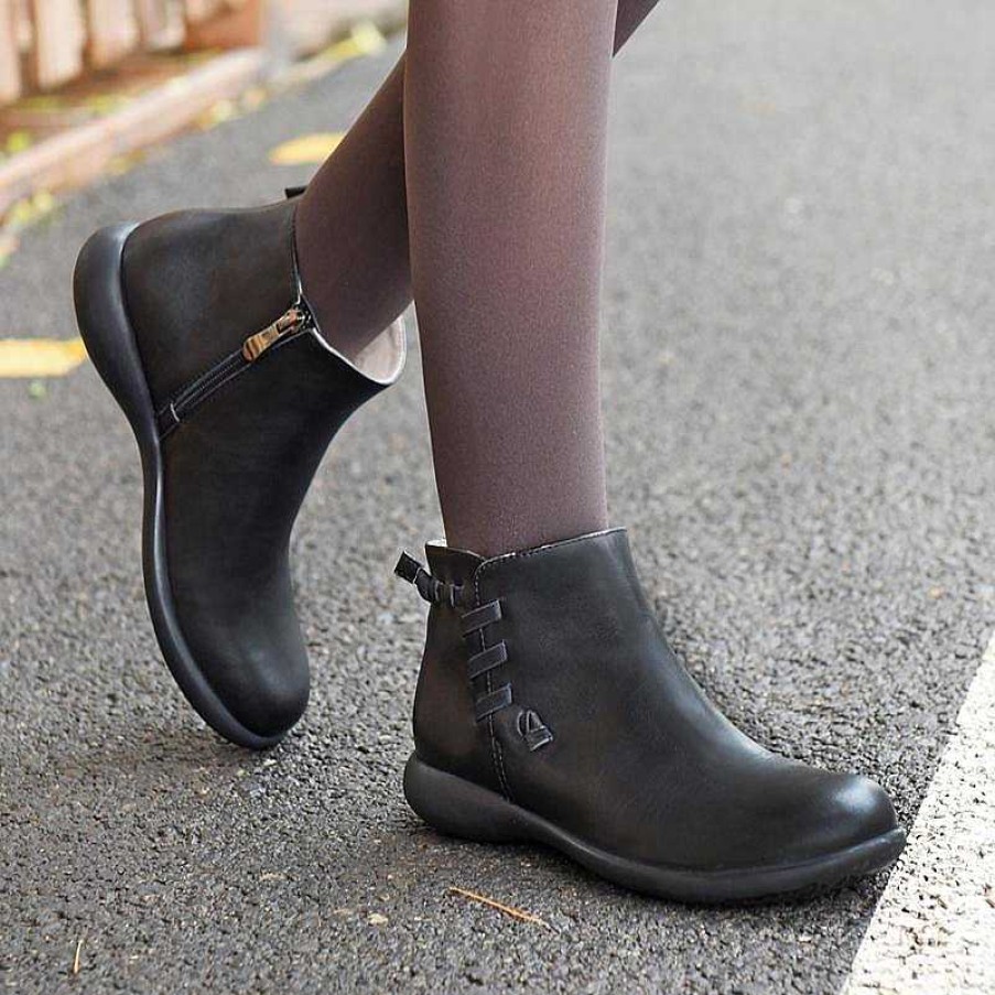 Dwarves Women Retro Leather Short Boots For Winter Round Toe Ankle Boots /