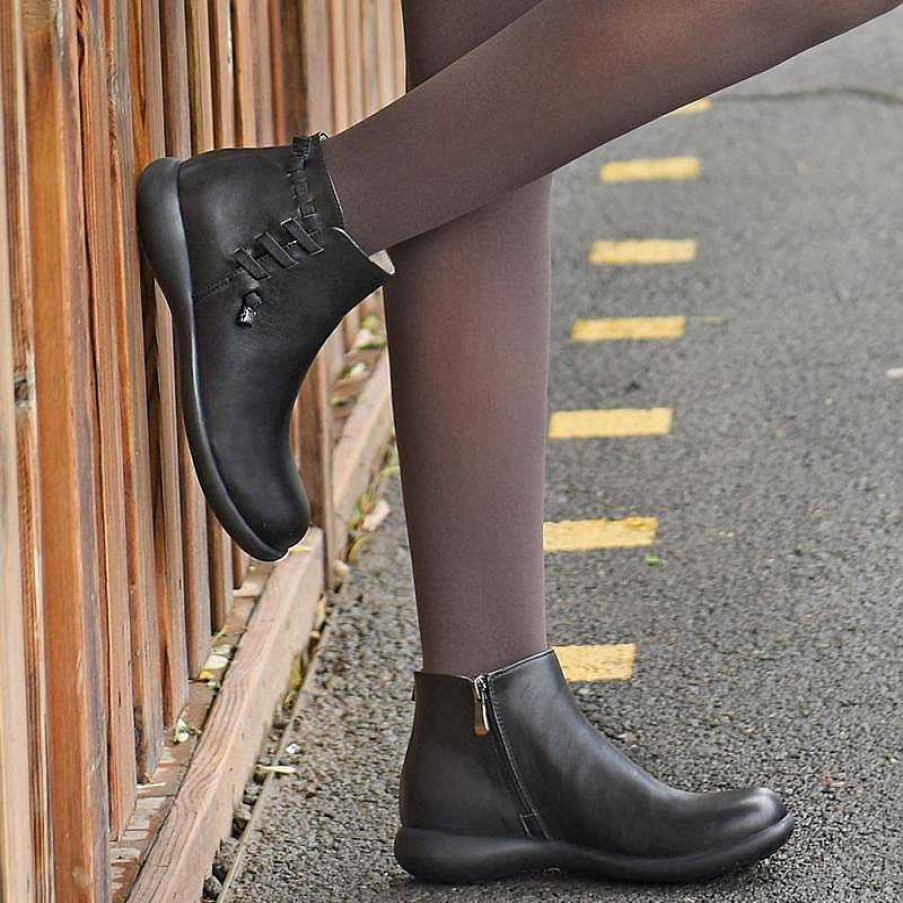 Dwarves Women Retro Leather Short Boots For Winter Round Toe Ankle Boots /