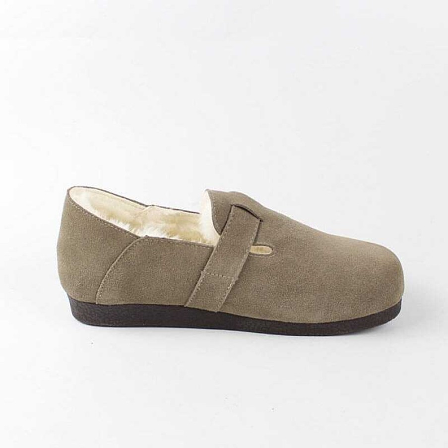 Dwarves Buckle-Fastening Soft Shoes Retro Suede Leather Fleece Lined Loafers For Women