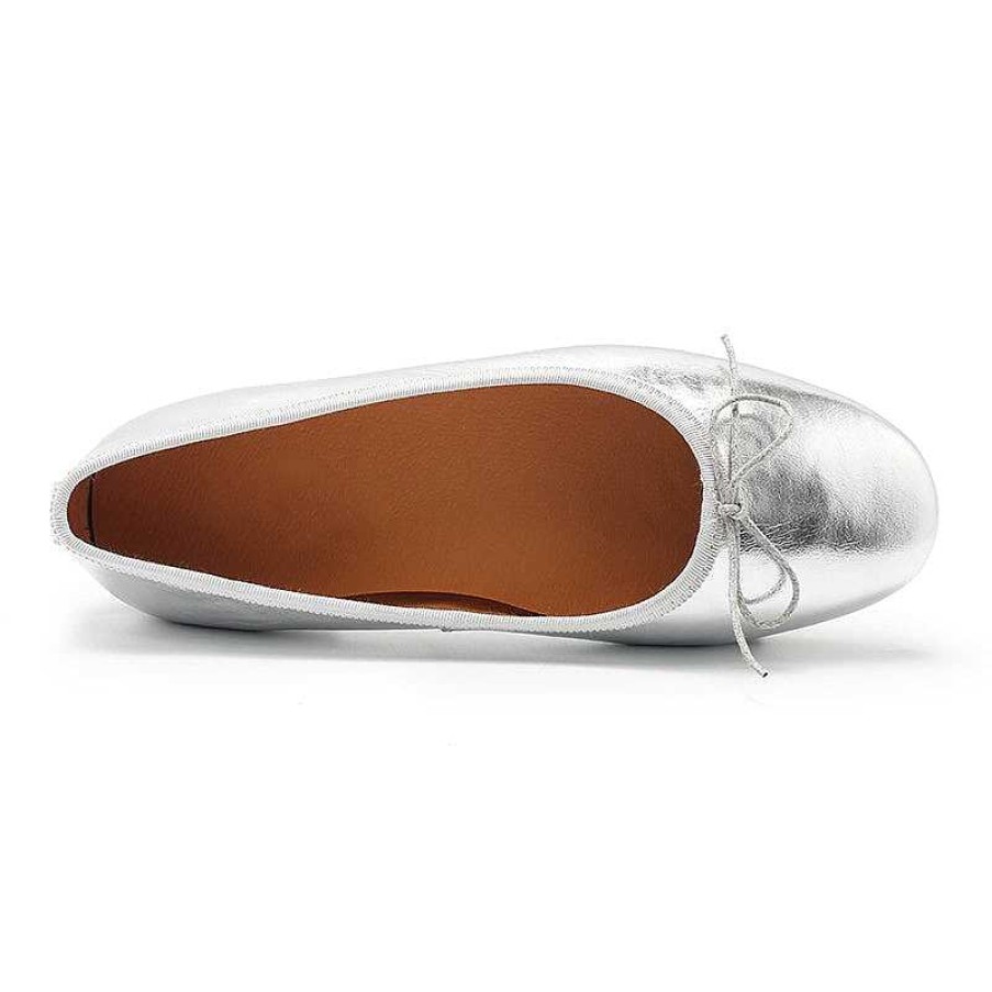 Dwarves Handmade Soft Leather Flats With Bowknot Details In / /